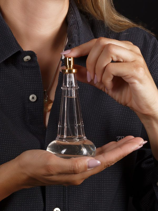 Elegant-Nikola-Tesla-Pefrume